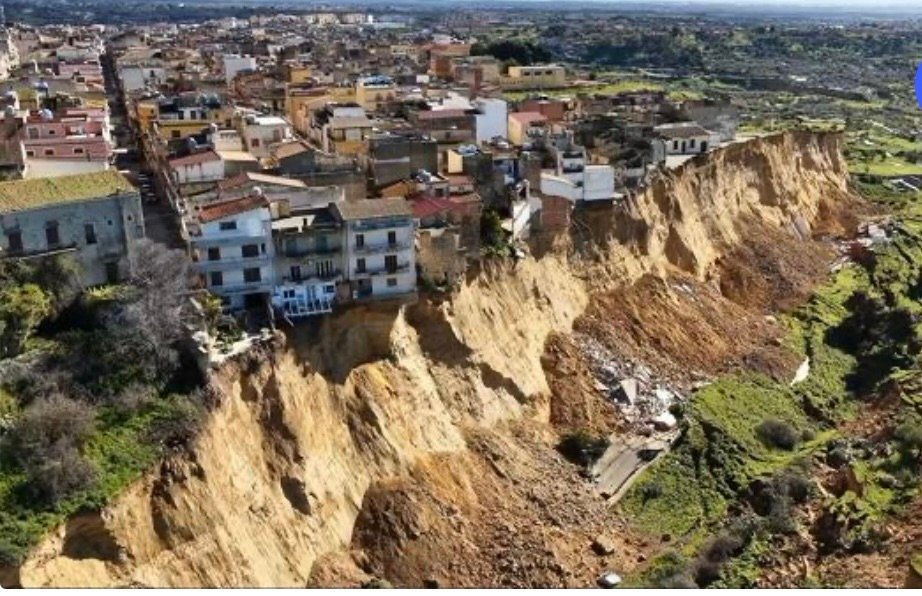 frana-niscemi-caltanissetta-29-gennaio-2026-cedimento-versante-terreno